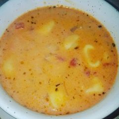 A picture of Creamy Tortellini Tomato Soup.