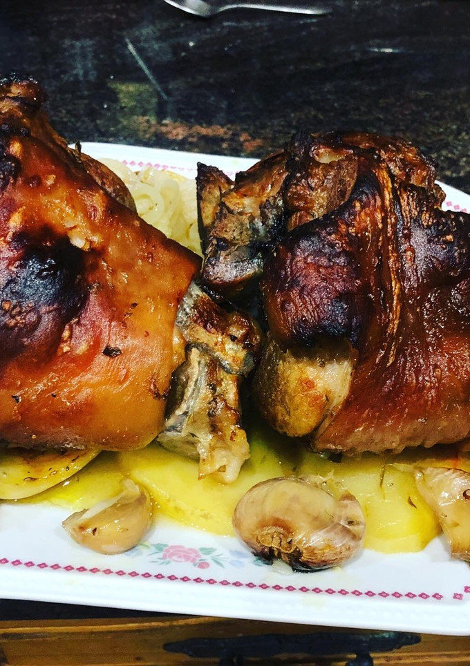 Una foto de Codillos de cerdo al horno