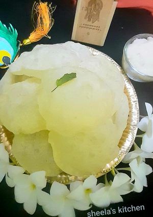 সাদা লুচি (sada luchi recipe in bengali) রেসিপির প্রধান ছবি