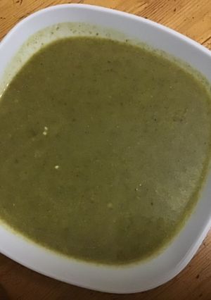 Une photo de Soupe cresson et pommes de terre au bouillon de crevettes