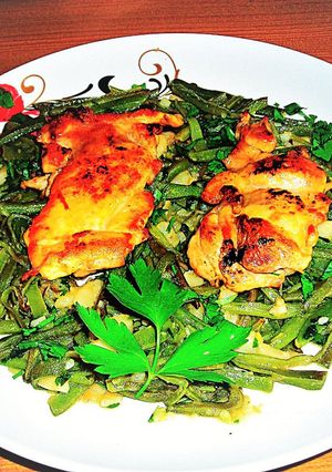 Foto principal de Muslo de pollo sobre judías- novatos