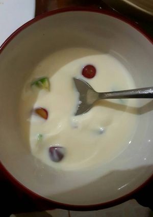 A picture of Fruit yoghurt.