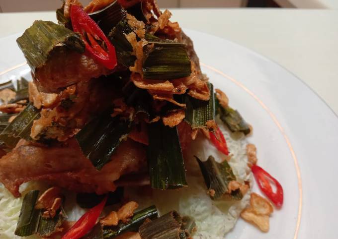 Ayam goreng bawang aroma pandan