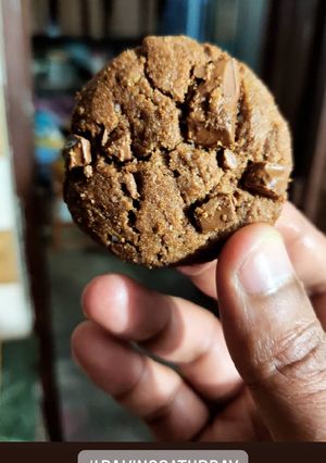 A picture of Choco chunk cookies.