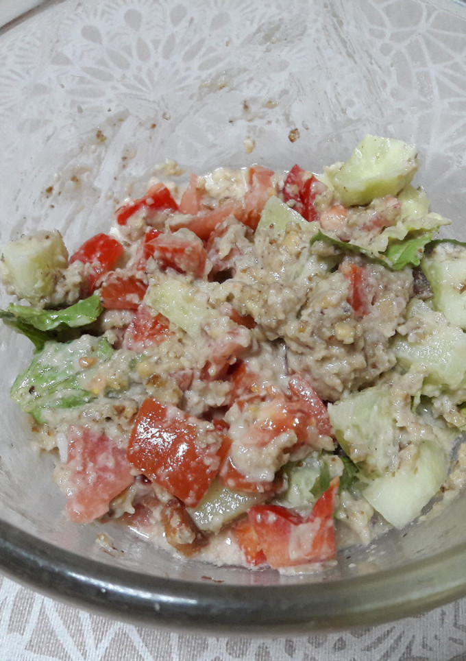 Una foto de 🇮🇱 Ensalada "israelí" vegana 🥗
