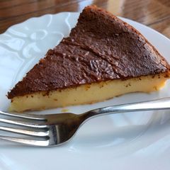 A picture of Easy and tasty lemon cheese cake.