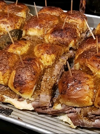 Easy Steps Make Recipes Roast Beef Sliders the  Makes Drooling Tasty.