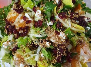 Una foto de Ensalada cítrica con queso de cabra