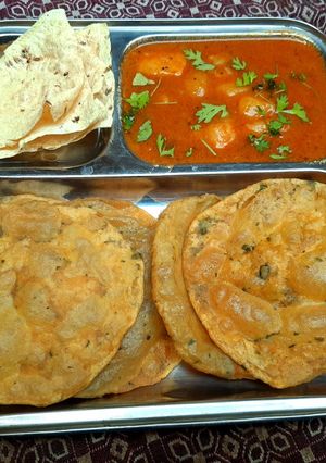 A picture of Puri bhaji.