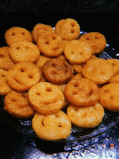 போட்டோ ஸ்மைலி (Potato smiley recipe in tamil) செய்முறை முக்கிய புகைப்படம்