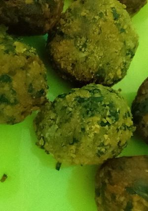 Una foto de Bocaditos de espinacas y papas ralladas🫢🤗 acompañe con arroz, lentejas y arvejas 🤗❤️‍🩹