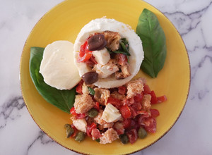 Foto di Mozzarella ripiena di panzanella veloce