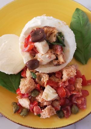 A picture of Mozzarella Stuffed with Quick Panzanella.
