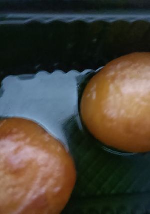A picture of Gulab Jamun.