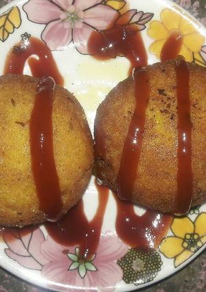 A picture of Suji ki kachori.