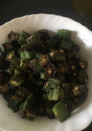 A picture of Bhindi bhaja(lady's finger stir fry).