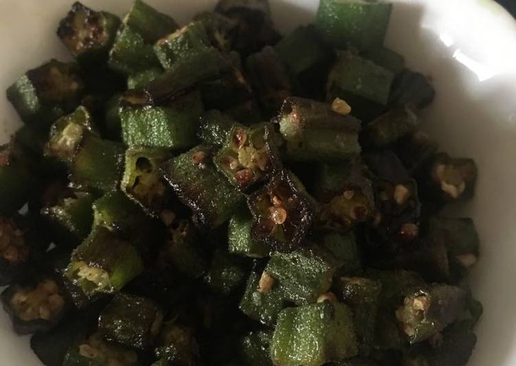 Steps to Prepare Speedy Bhindi bhaja(lady&#39;s finger stir fry)