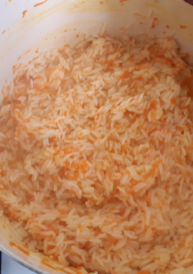 Una foto de Arroz con zanahoria a la Dominicana 🇺🇾🇩🇴
