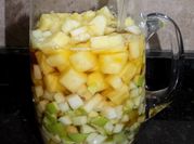 Una foto de sidra de vino blanco