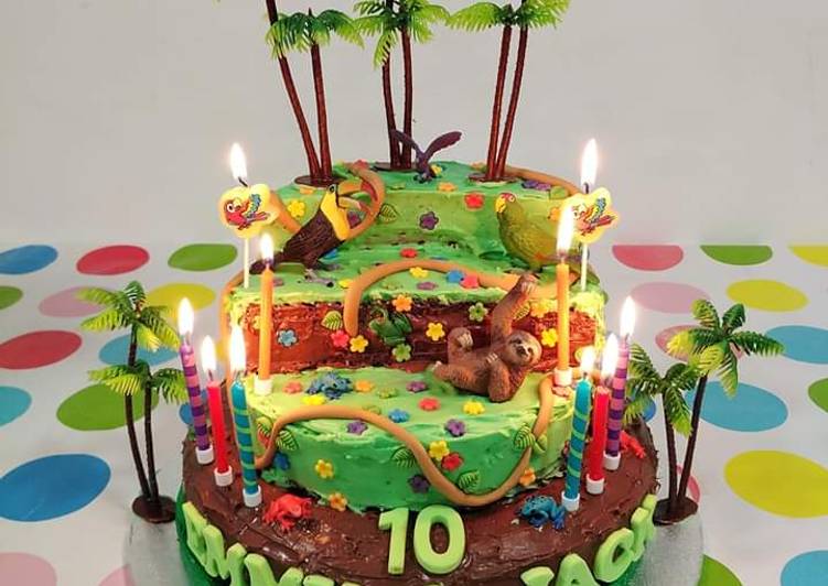 Vickys Jungle Cake Decoration Idea