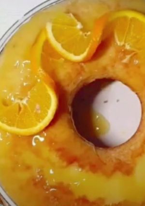 صورة لوصفة كيك البرتقال 🍊 مع الصوص هشه وخفيفة