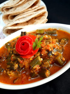 भिंडी की मसालेदार सब्जी (Bhindi ki masaledar sabzi recipe in hindi) रेसिपी मुख्य फोटो