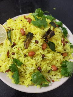 લેમન રાઈસ (Lemon Rice Recipe In Gujarati) રેસીપી મુખ્ય ફોટો