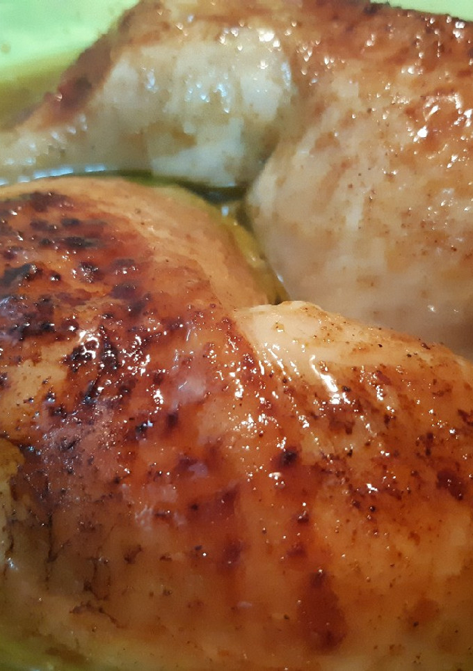 Una foto de Pollo laqueado al estilo de Singapur