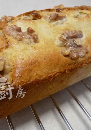 香蕉合桃蛋糕 Banana Walnut Cake 的食譜成品照片