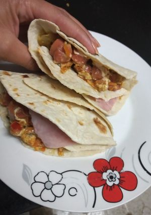 Una foto de Rapiditas caseras rellenas con salchichas
