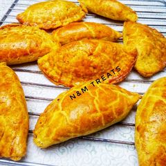 A picture of Baked meatpie.