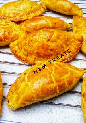 A picture of Baked meatpie.