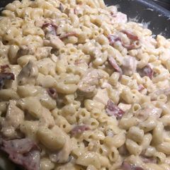 A picture of Chicken Bacon Ranch Pasta.