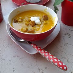 A picture of Sweet potato and lentil soup.