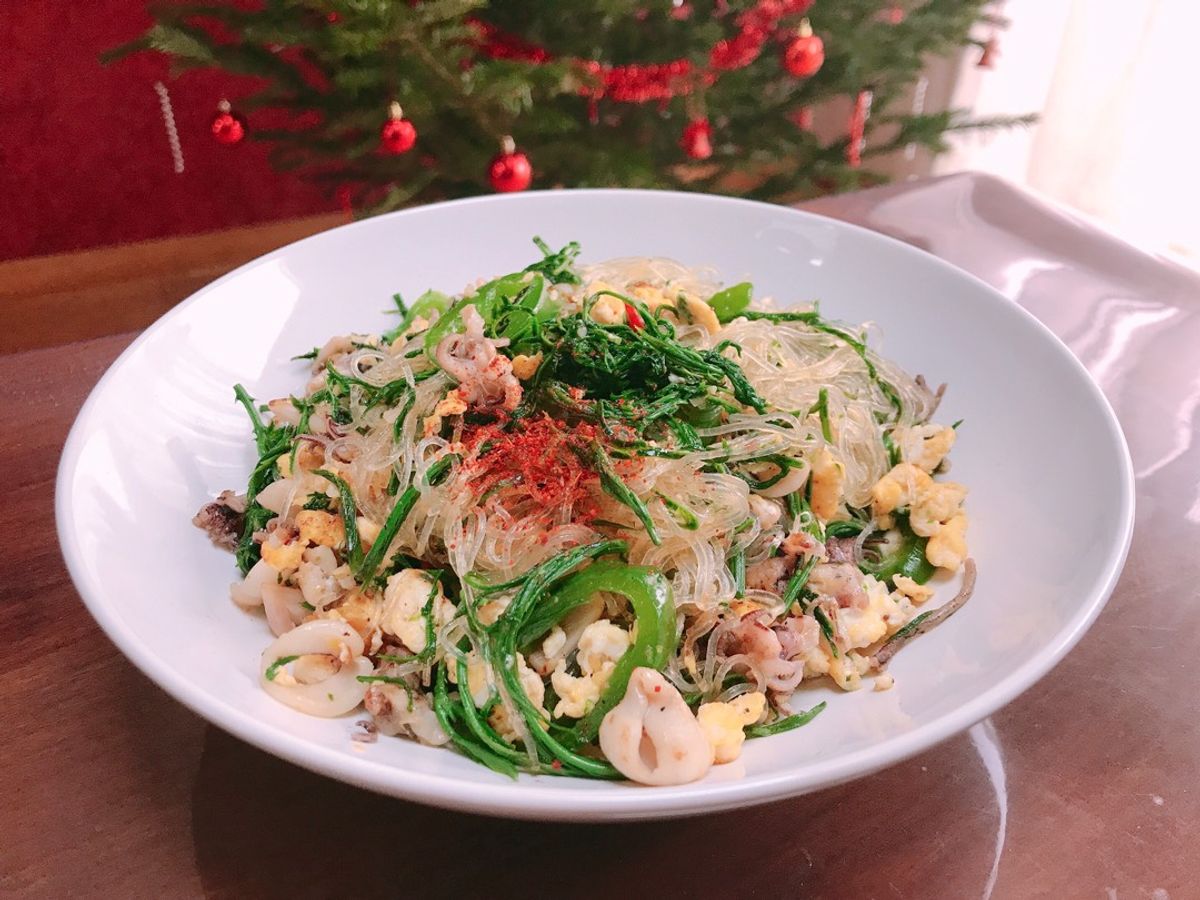 Bún Tàu Xào Mực & Rau Cha Om (ชะอม)