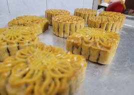 Bánh trung thu chay(bánh nướng nhân thập cẩm chay)