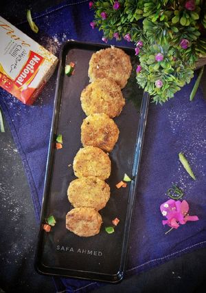 A picture of Cheesy pasta cutlets.