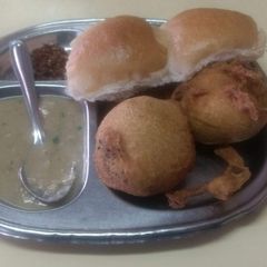 A picture of Shengdana Chutney for Vada pav.