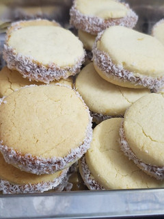 Una foto de Alfajores de maicena sin gluten #Nostalgia