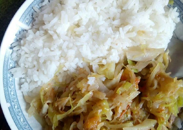 How to Prepare Speedy Rice served with fried cabbage