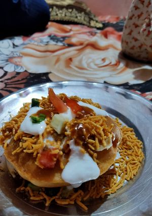 A picture of Raj kachori.