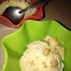 A picture of Mango icecream.
