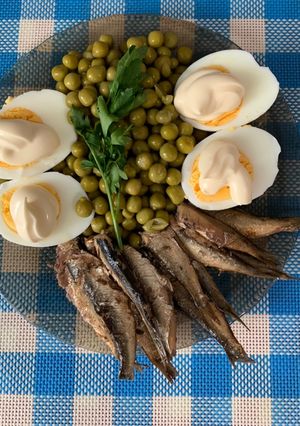 Une photo de Petit-déjeuner de Saint-Pétersbourg à partir de sprats