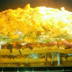 A picture of The ultimate taco pizza.