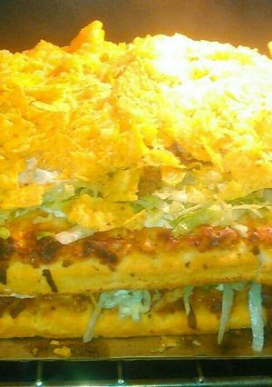 A picture of The ultimate taco pizza.