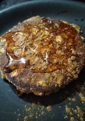 Una foto de Tortitas imperfectas de plátano, avena y nueces