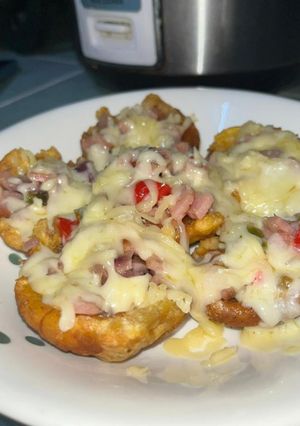 Una foto de Tostones rellenos de jamón