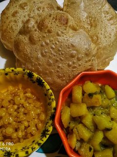 লুচি কালোজিরে ফোরনে আলুর তরকারি (luchi kalojire forone alur tarkari recipe in Bengali) রেসিপির প্রধান ছবি