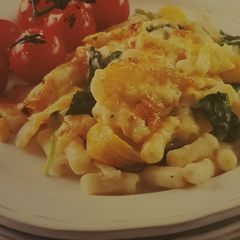 A picture of Slow cooker cheesy macaroni with smoked haddock.