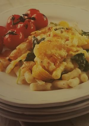 A picture of Slow cooker cheesy macaroni with smoked haddock.